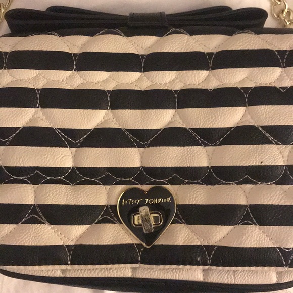 Betsey Johnson crossbody - Picture 2 of 3